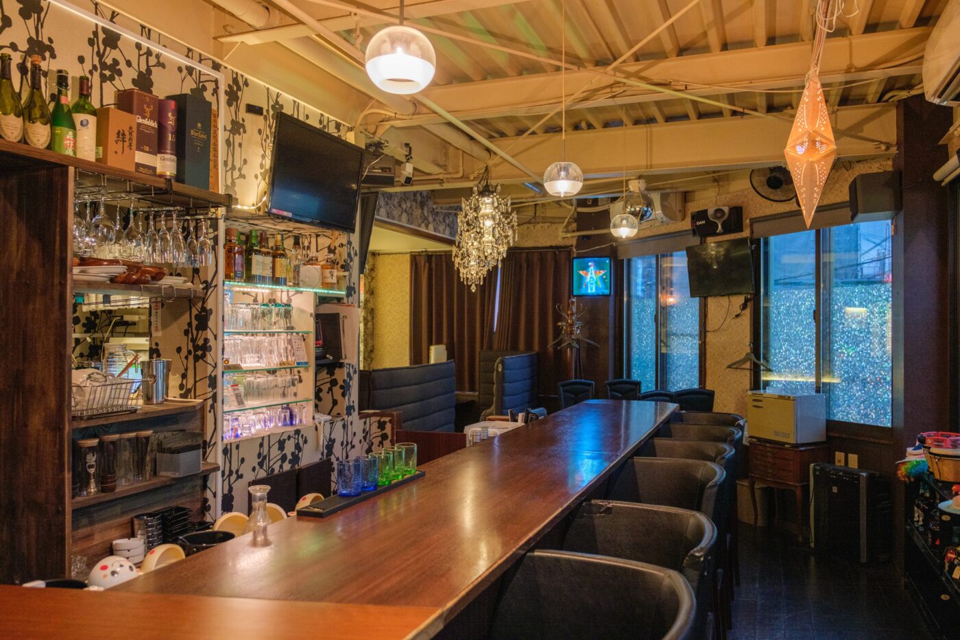 カウンターの向こうに、あたらしい夜。-1